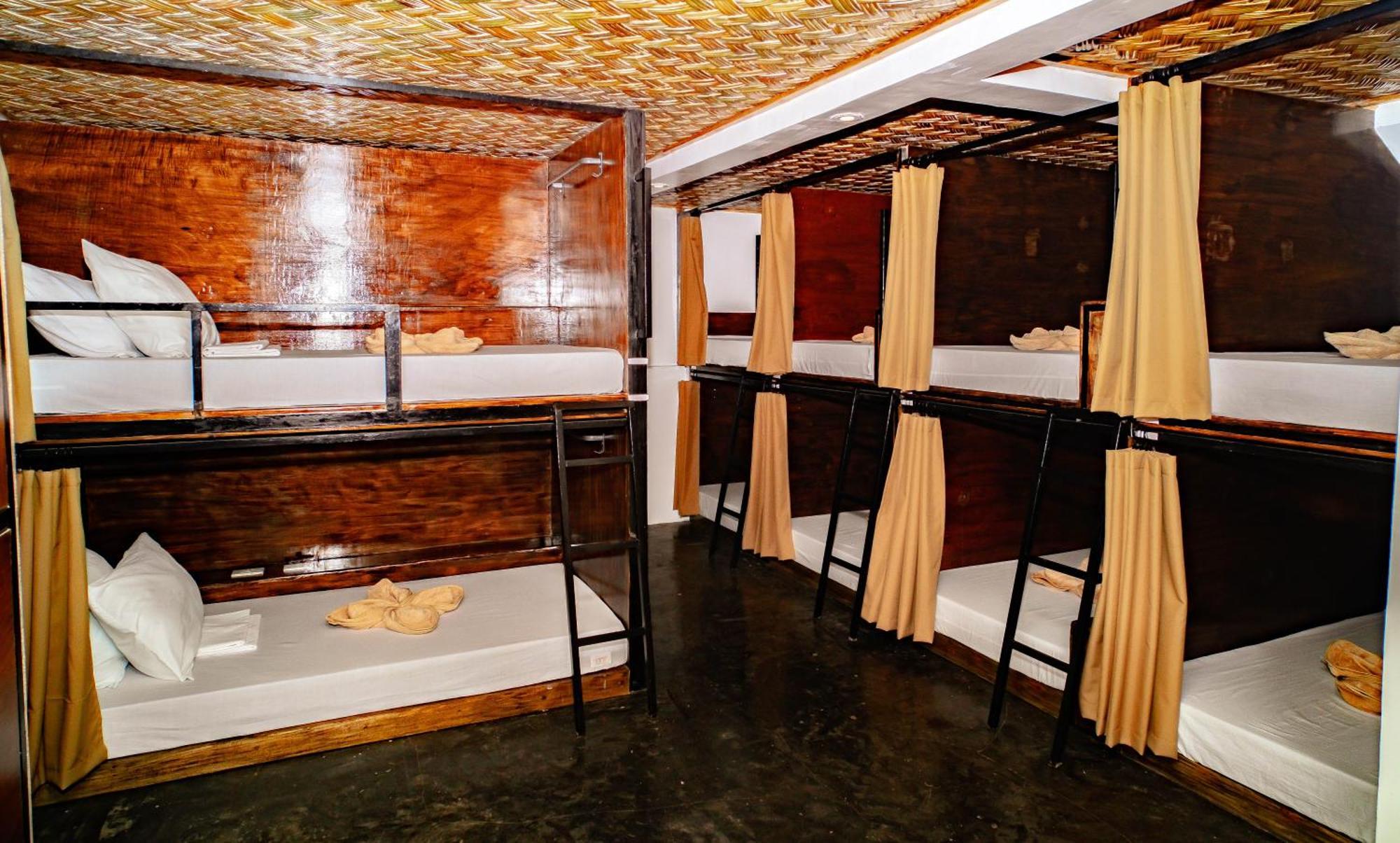 Guni Guni Hostel Puerto Princesa Eksteriør billede