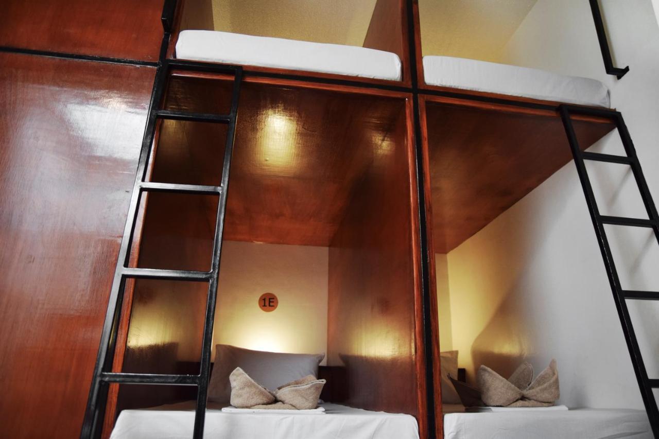 Guni Guni Hostel Puerto Princesa Eksteriør billede